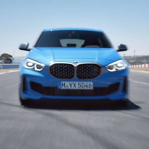 Jízdní video BMW řady 1. Video o BMW řady 1 s jízdními záběry.