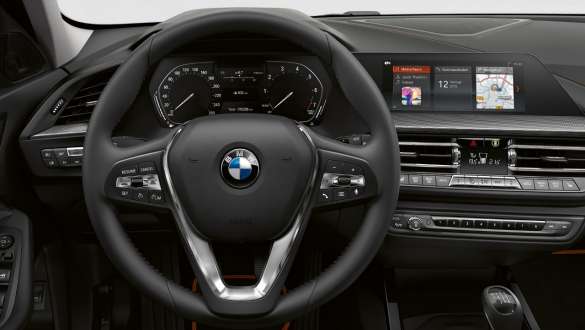 BMW řady 1 F40 Sportovní kožený volant Palubní deska BMW řady 1 F40 Model Sport Line se sportovním koženým volantem