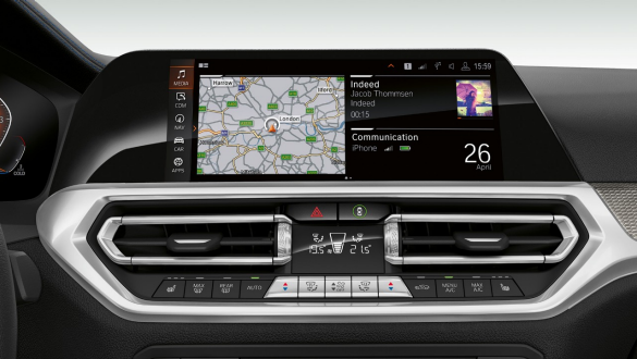BMW řady 3 Sedan, BMW Operating System 7.0. Přední detail displeje kokpitu BMW řady 3 Sedan s konceptem ovládání BMW Operating System 7.0.