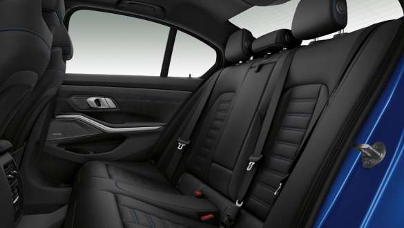 BMW řady 3 Sedan, vyhřívání sedadel Detailní boční pohled na zadní sedadla s vyhříváním vpředu a vzadu.