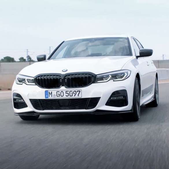 BMW řady 3 Sedan, díly M Performance Parts. Přední část nového BMW řady 3 Sedan a díly M Performance Parts.