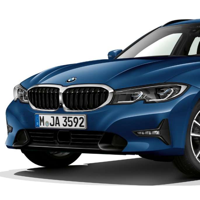 Model Sport Line, tříčtvrteční pohled zepředu BMW řady 3 Touring, Model Sport Line, tříčtvrteční pohled zepředu