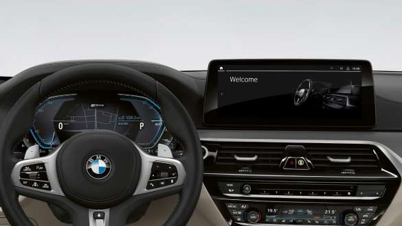 BMW Live Cockpit Professional BMW řady 5 Sedan G30 Facelift 2020 interiér BMW Live Cockpit Professional BMW řady 5 Sedan G30 Facelift 2020 interiér kokpit