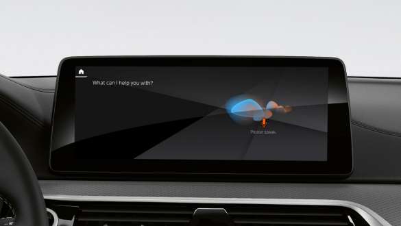 BMW Intelligent Personal Assistant BMW řady 5 Sedan G30 BMW Intelligent Personal Assistant BMW řady 5 Sedan G30 Facelift 2020 interiér kokpit