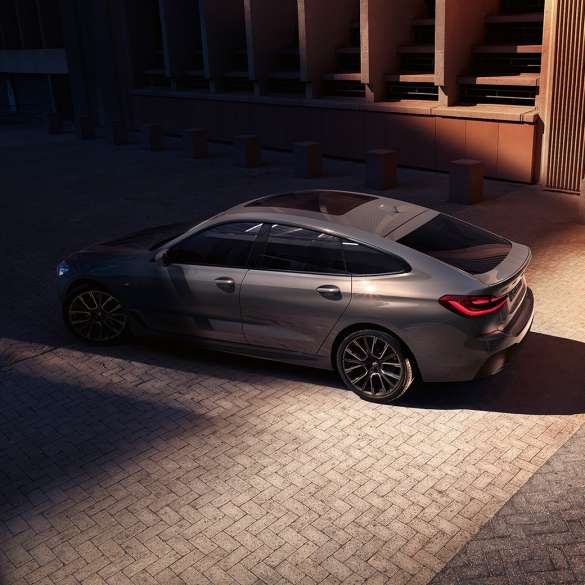 Exteriér BMW řady 6 Gran Turismo G32 2020 BMW řady 6 Gran Turismo 640i xDrive G32 2020 Bernina Grey (šedá) z ptačí perspektivy