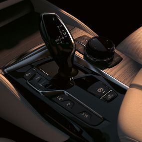 Ovládací tlačítka BMW řady 6 Gran Turismo xDrive G32 2020 Ovládací tlačítka BMW řady 6 Gran Turismo xDrive 640i xDrive G32 2020 interiér