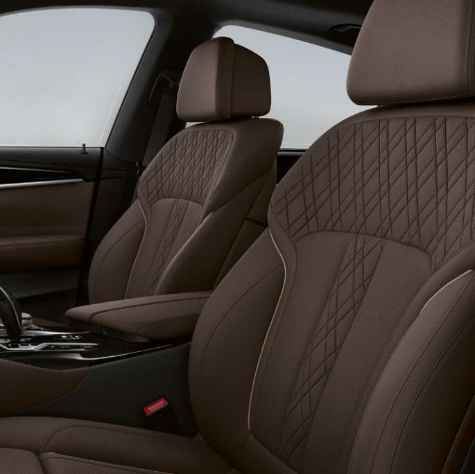 Čalounění BMW řady 6 Gran Turismo Luxury Line G32 2020 Čalounění exkluzivní kůží Nappa Mokka (hnedá) BMW řady 6 Gran Turismo G32 640d xDrive 2020 Luxury Line interiér