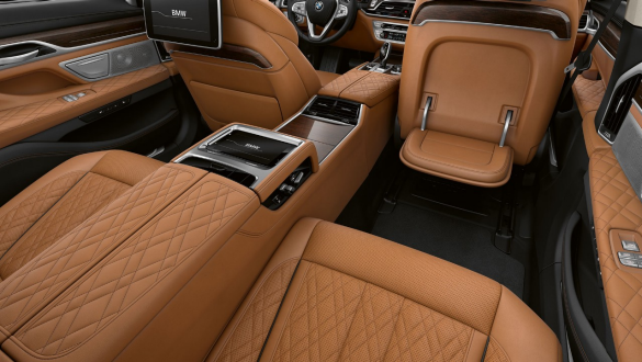 BMW řady 7 Sedan Executive Lounge BMW řady 7 Sedan Executive Lounge: zadní sedadla s nejvyšší úrovní komfortu