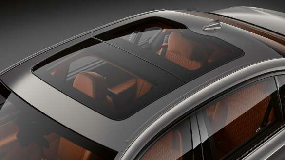 BMW řady 7 Sedan panoramatická prosklená střecha BMW řady 7 Sedan: Panoramatická prosklená střecha z ptačí perspektivy