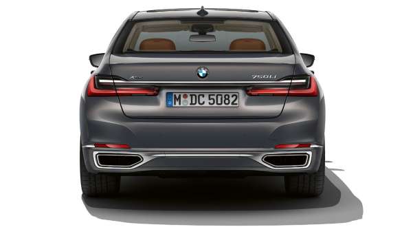 BMW řady 7 Sedan zadní nárazník BMW řady 7 Sedan: detailní na zadní nárazník