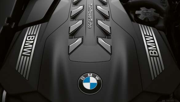 Zážehový řadový 6válec BMW TwinPower Turbo BMW řady 7 Sedan: detail na zážehový 4válec BMW TwinPower Turbo