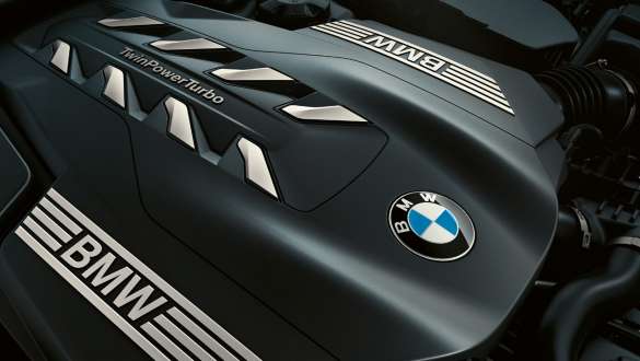 Zážehový 8válec BMW TwinPower Turbo BMW řady 7 Sedan: detail na zážehový 8válec BMW TwinPower Turbo