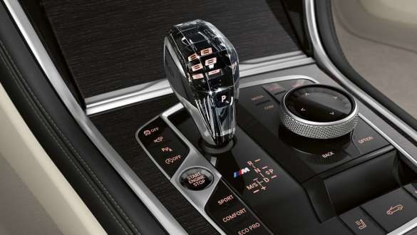 BMW M850i xDrive s metalickým lakem Dravit Grey, skleněné povrchy CraftedClarity. BMW M850i xDrive s metalickým lakem Dravit Grey, skleněné povrchy CraftedClarity.
