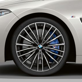 BMW M850i xDrive, 20ʺ kola z lehké slitiny Multi-spoke 729 M. BMW M850i xDrive, 20ʺ kola z lehké slitiny Multi-spoke 729 M.