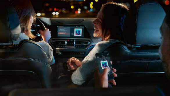 Connected Command BMW řady 8 Coupé, kontrolní displej s Connected Command