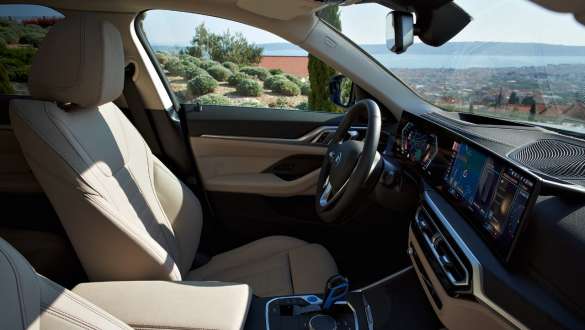 Přední sedadla BMW i4 G26 2021 Přední sedadla BMW i4 G26 2021 interiér