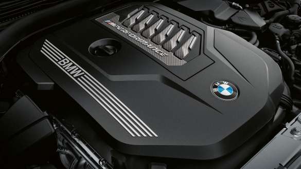 Zážehový řadový 6válec BMW M TwinPower Turbo BMW M240i xDrive Coupé G42 2021 BMW M240i xDrive Coupé G42 2021 zážehový řadový 6válec BMW M TwinPower Turbo detailní pohled