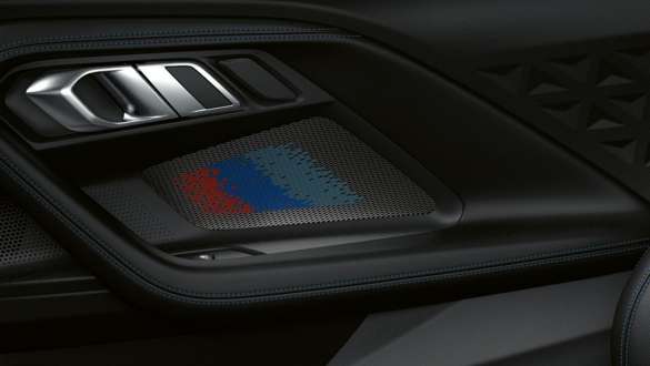 BMW M240i G42 M osvětlené obložení interiéru M osvětlené obložení interiéru BMW M240i G42