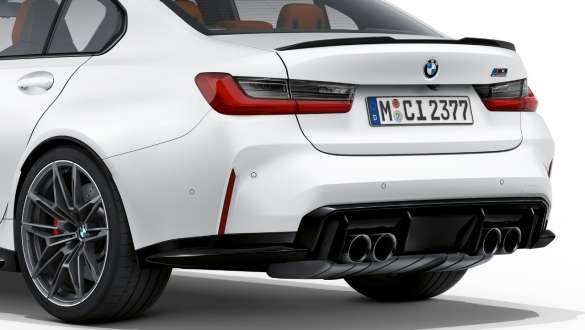 Design zadní části BMW M3 Competition Sedan metalický lak Frozen Brilliant White (bílá) G80 2020 BMW M3 Competition Sedan G80 2020 metalický lak Frozen Brilliant White (bílá) design zadní části pohled zezadu