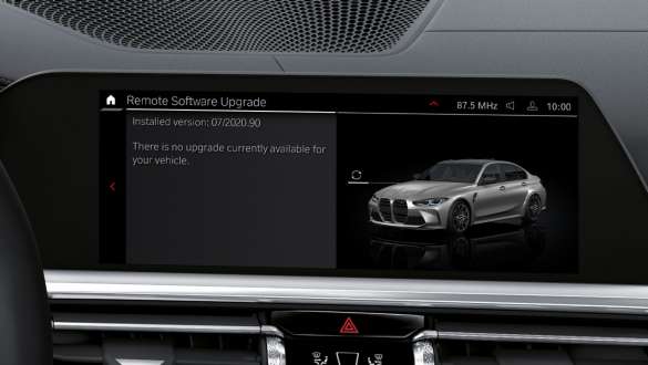 Remote Software Upgrade M modely BMW řady 3 Sedan G80 G20 M modely BMW řady 3 Sedan G80 G20 BMW Remote Software Upgrade kontrolní displej interiér