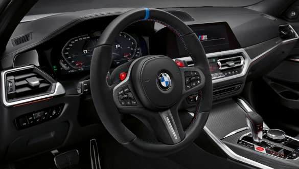 M Performance volant Pro BMW M4 Competition Cabrio s pohonem M xDrive G83 2021 BMW M4 Competition Cabrio s pohonem M xDrive G83 2021 M Performance volant Pro interiér detailní pohled