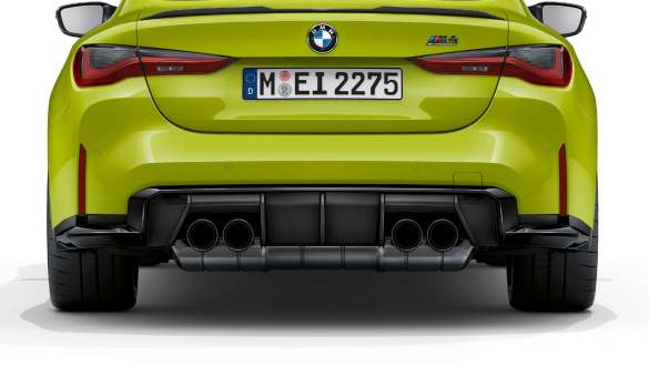 M sportovní výfukový systém BMW M4 Competition Coupé G82 2020 BMW M4 Competition Coupé G82 2020 M sportovní výfukový systém při pohledu zezadu