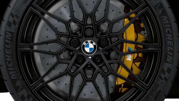 M karbon-keramické brzdy BMW M4 Competition Coupé G82 2020 BMW M4 Competition Coupé G82 2020 M karbon-keramické brzdy v detailním pohledu