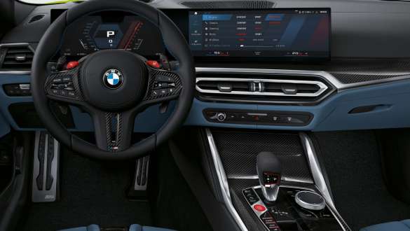 Ovládací panel na středové konzole BMW M4 Coupé G82 2020 BMW M4 Coupé G82 2020 ovládací panel na středové konzole