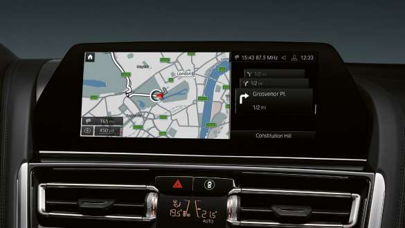 BMW Live Cockpit Professional. M automobily BMW řady 8 Cabrio s výbavou BMW Live Cockpit Professional.