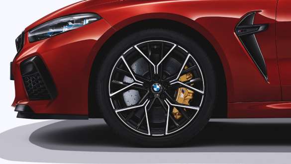 Nastavitelné M brzdy. BMW M8 Competition Cabrio s nastavitelnými M brzdami.