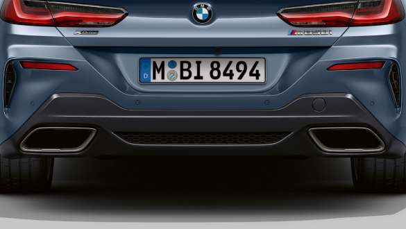 M sportovní výfukový systém. BMW M850i xDrive Coupé s M sportovním výfukovým systémem.