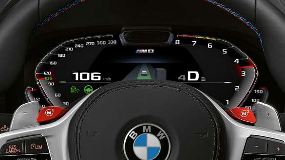 M specifický přístrojový panel. M specifický přístrojový panel BMW M8 Competition Coupé.