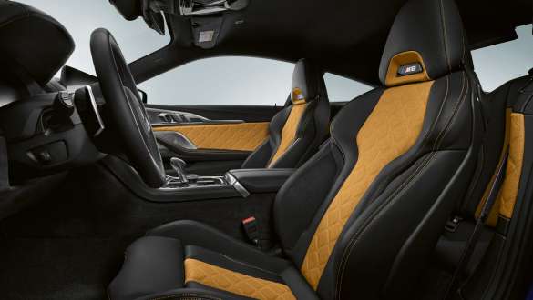 Jemná kůže Merino/Alcantara. BMW M8 Competition Coupé s jemnozrnným celokoženým čalouněním Merino/Alcantara.