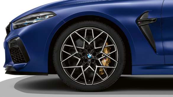 20” kola z lehké slitiny 813 M. BMW M8 Competition Coupé s 20” M koly z lehké slitiny 813 M.