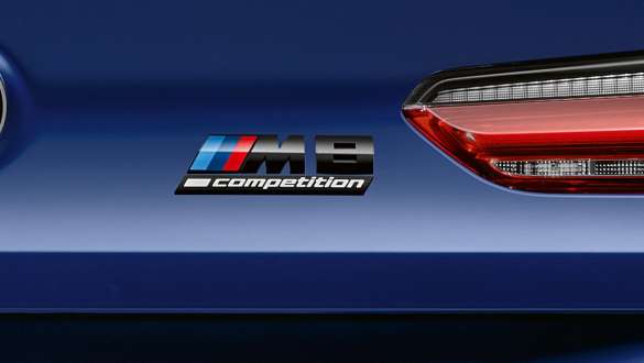 Znak M8 Competition. Znak M8 Competition na BMW M8 Competition Coupé.