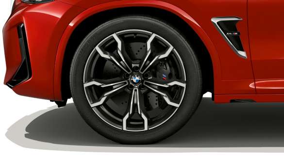20'' M kola z lehké slitiny Double-spoke 764 BMW X4 M F98 LCI Facelift 2021 BMW X4 M F97 LCI Facelift 2021 v metalické barvě Toronto Red (červená) 20'' M kola z lehké slitiny Double-spoke 764 M v detailním pohledu