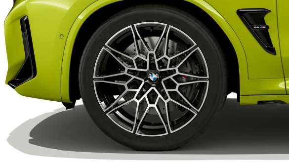 21" M kola z lehké slitiny V-spoke 765 M MW X4 M Competition F98 LCI Facelift 2021 BMW X4 M Competition F98 LCI Facelift 2021 v barvě Sao Paulo Yellow (žlutá) 21" M kola z lehké slitiny V-spoke 765 M v detailním pohledu