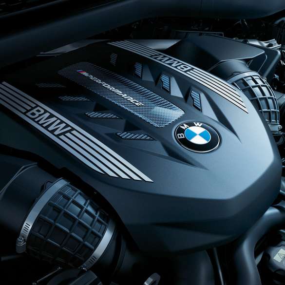 Motor BMW X6 M50i Motory M TwinPower Turbo v BMW X6 M50i