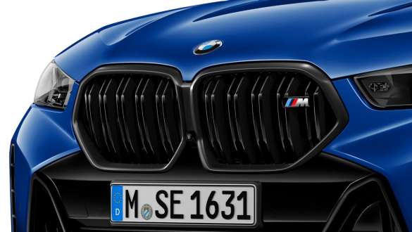 M leskle černá maska chladiče ve tvaru ledvinek BMW X6 G06 LCI BMW X6 G06 LCI M leskle černá maska chladiče ve tvaru ledvinek M Performance Parts