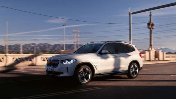BMW IconicSounds Electric BMW iX3 G08 BMW IconicSounds Electric BMW iX3 G08 2020 jízdní na silnici