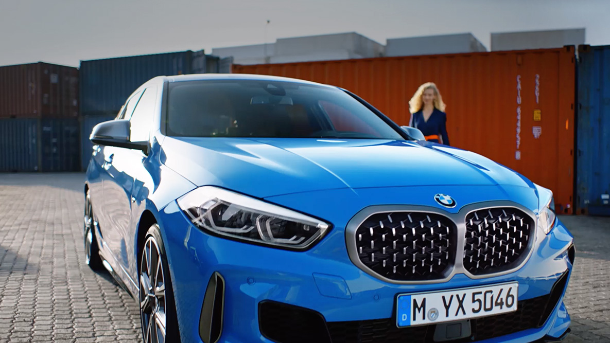 BMW Intelligent Personal Assistant. BMW řady 1 s hlasovým ovládáním BMW Intelligent Personal Assistant.