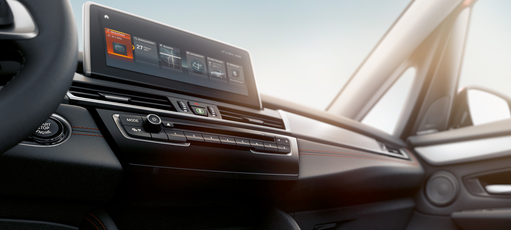 Kontrolní displej BMW řady 2 Active Tourer Kontrolní displej BMW řady 2 Active Tourer F45 2018 interiér