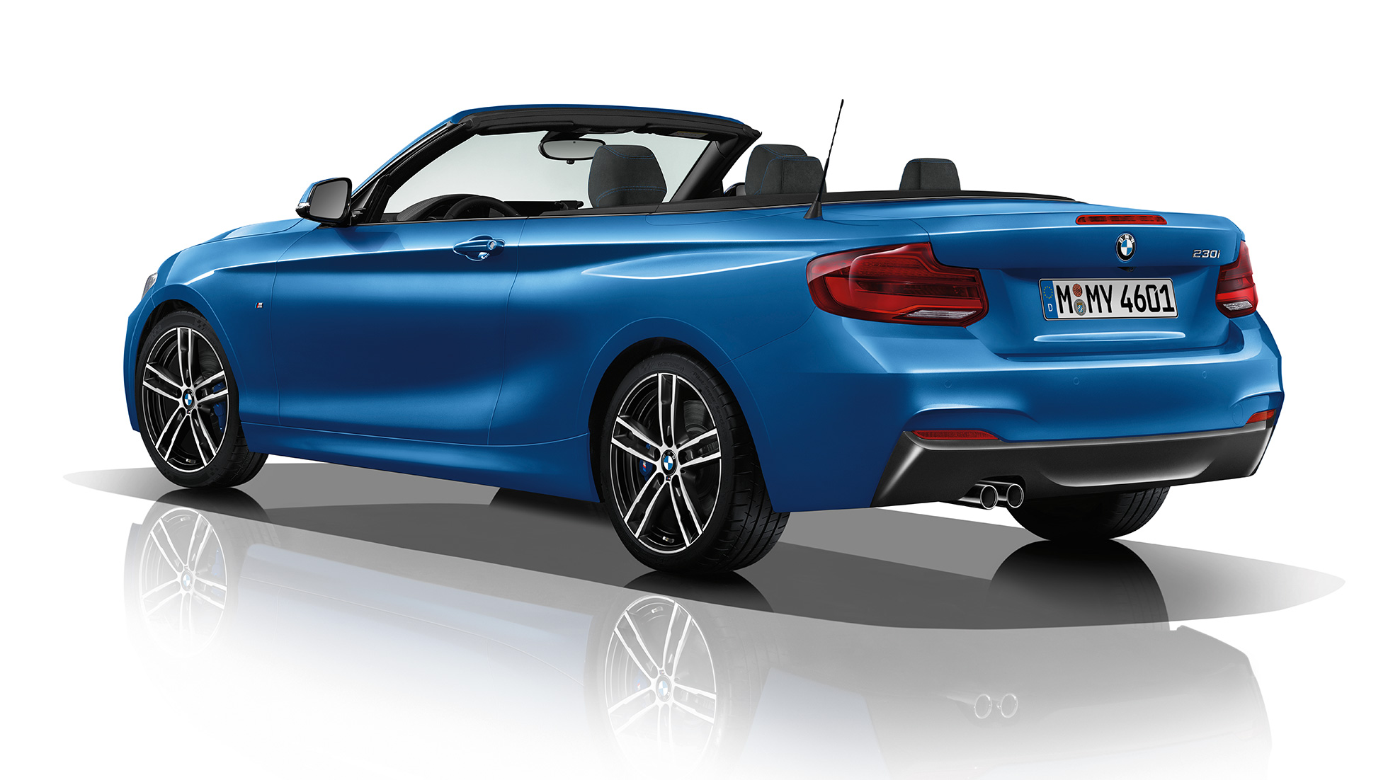BMW řady 2 Cabrio, tříčtvrteční pohled zezadu na Model M Sport BMW řady 2 Cabrio, tříčtvrteční pohled zezadu na Model M Sport