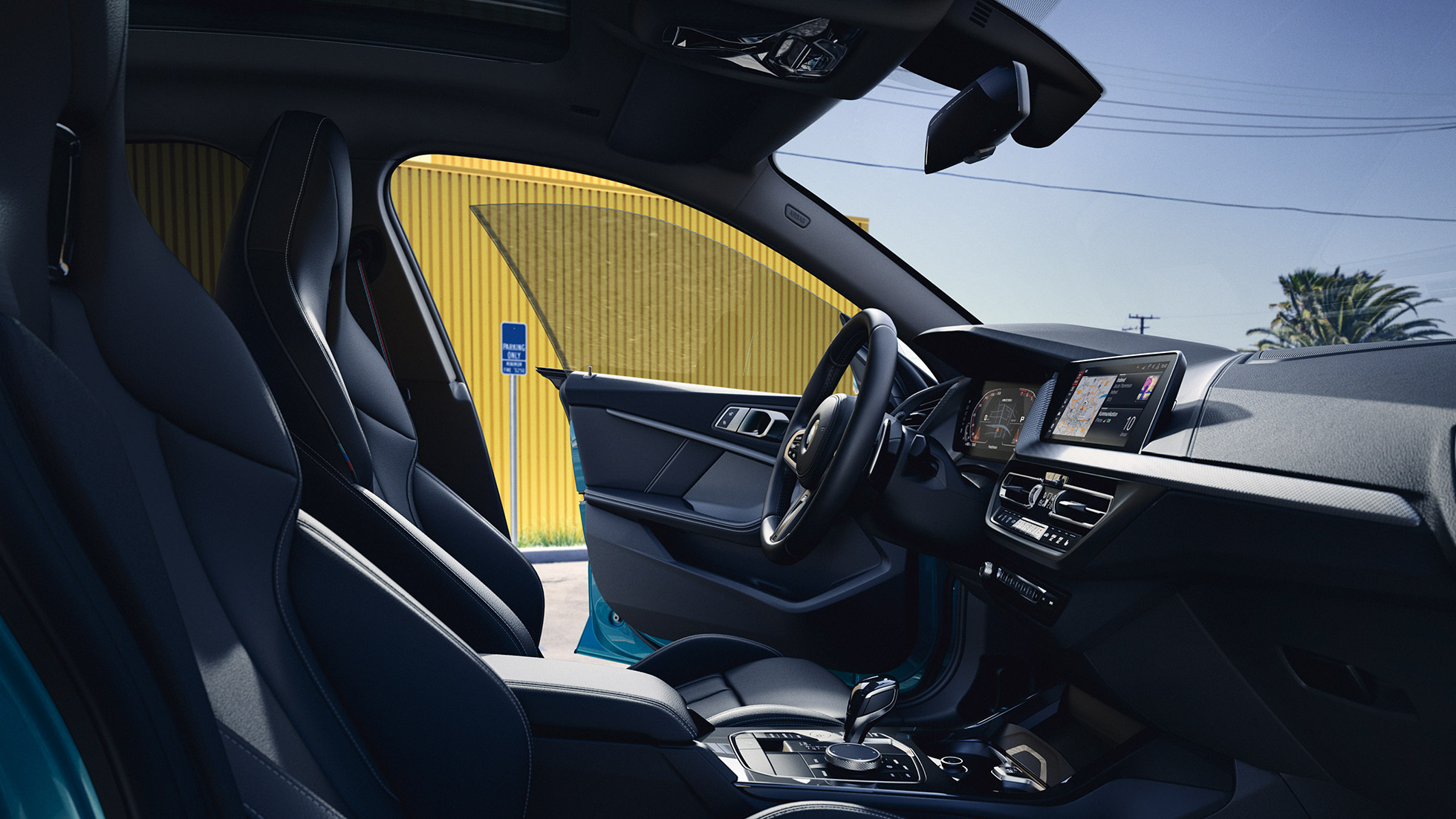 Na řidiče zaměřený kokpit BMW řady 2 Gran Coupé Na řidiče zaměřený kokpit uvnitř BMW řady 2 Gran Coupé F44 2020