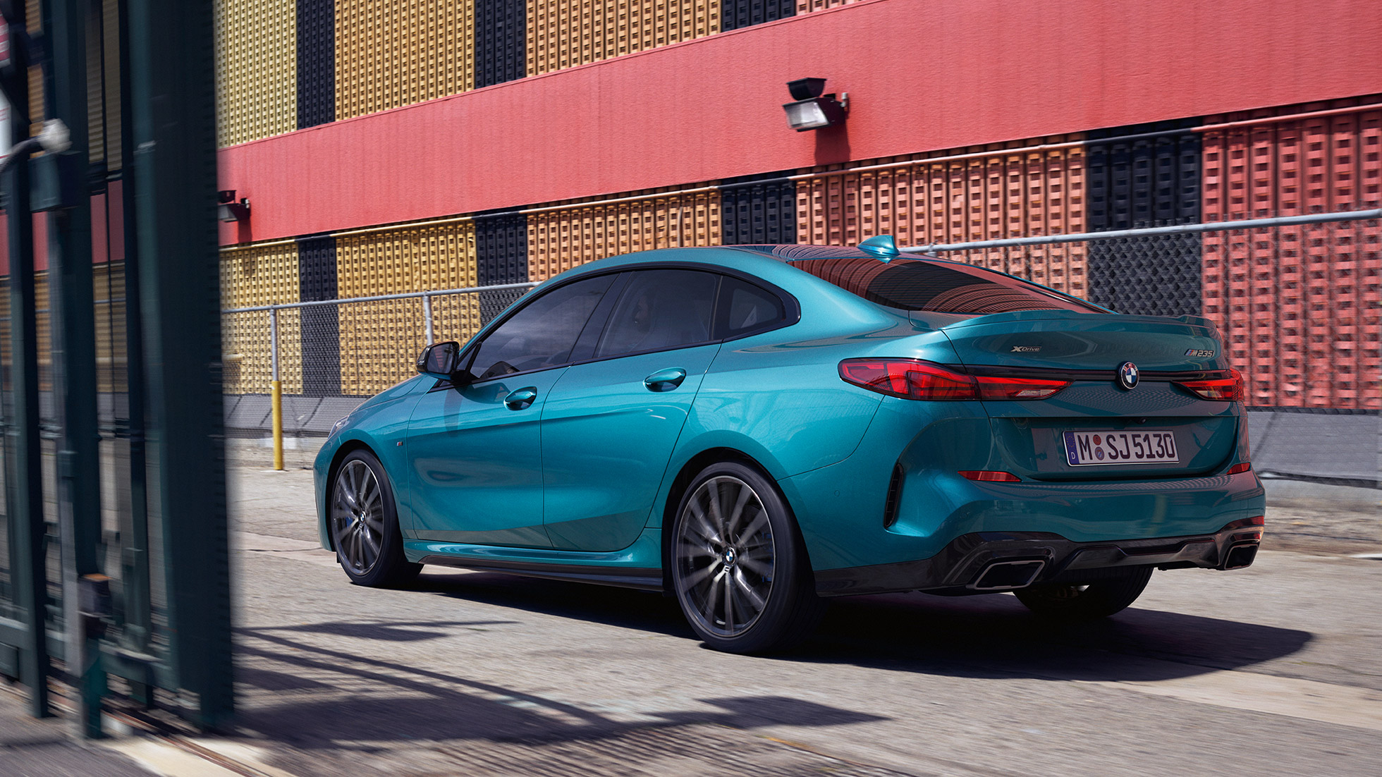 Video BMW řady 2 Gran Coupé Video exteriéru BMW řady 2 Gran Coupé F44 v metalické barvě Snapper Rocks Blue