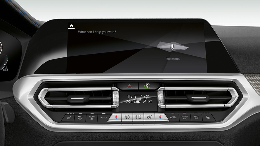 BMW řady 3 Sedan (G20), BMW Intelligent Personal Assistant. Detailní pohled zepředu na displej palubní desky BMW řady 3 Sedan (G20) s výbavou BMW Intelligent Personal Assistant.