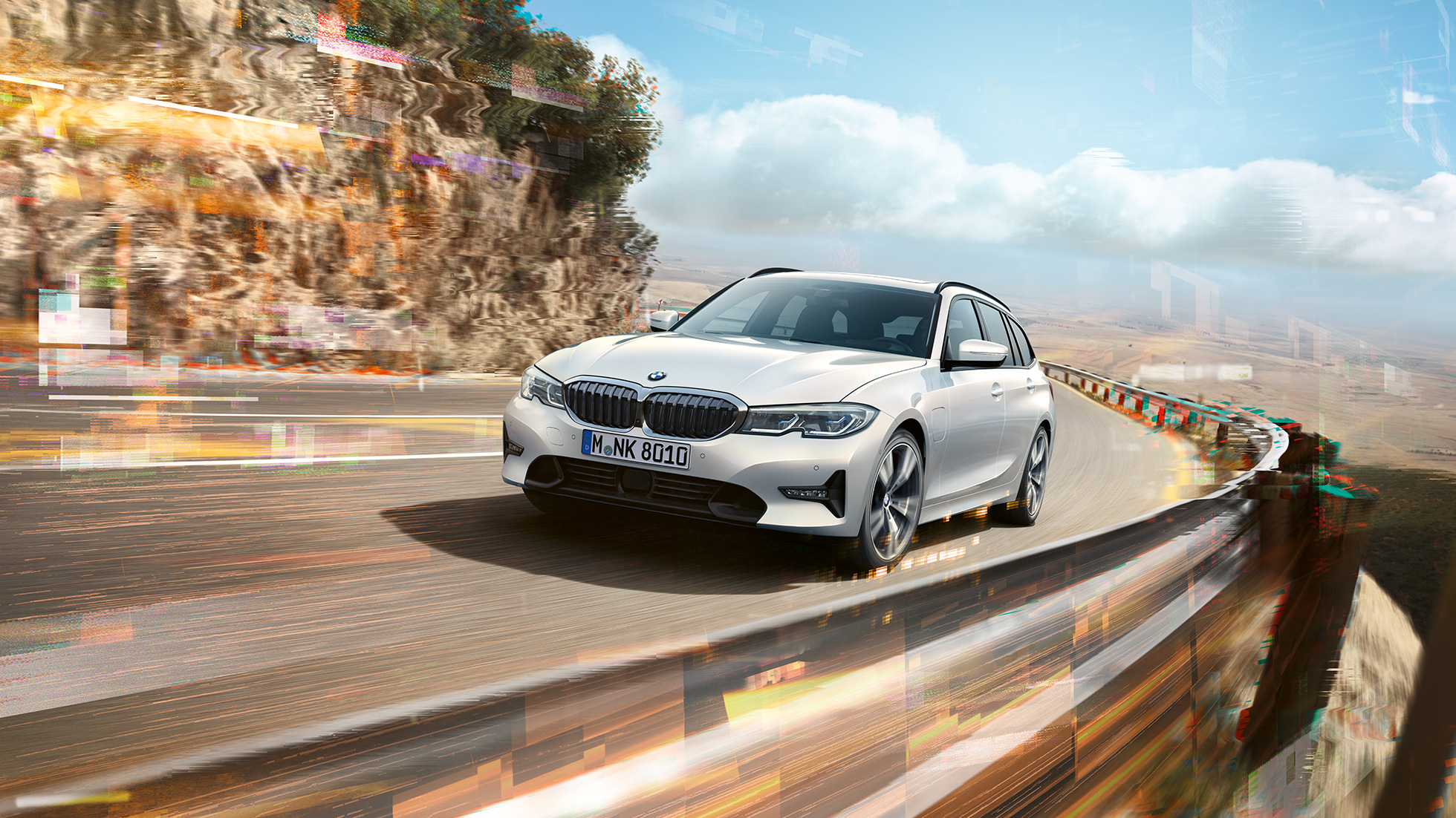 BMW řady 3 Touring, plug-in hybridní BMW 330e BMW řady 3 Touring, plug-in hybridní BMW 330e na mostě