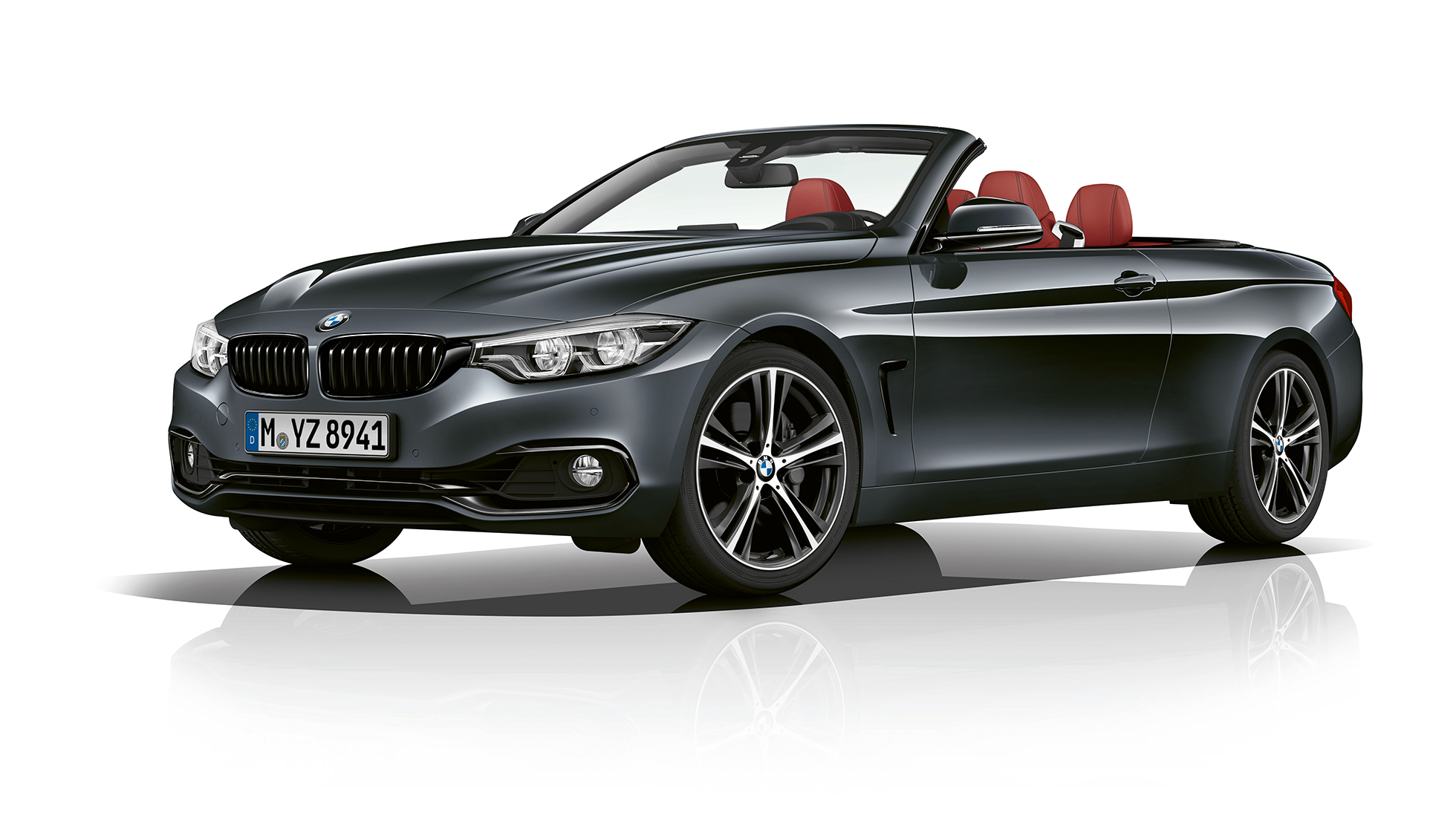 BMW řady 4 Cabrio, tříčtvrteční pohled zpředu na Model Sport Line BMW řady 4 Cabrio, tříčtvrteční pohled zpředu na Model Sport Line