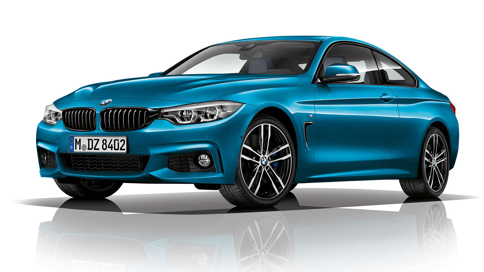 BMW řady 4 Coupé, tříčtvrteční pohled zpředu na Model M Sport BMW řady 4 Coupé, tříčtvrteční pohled zpředu na Model M Sport