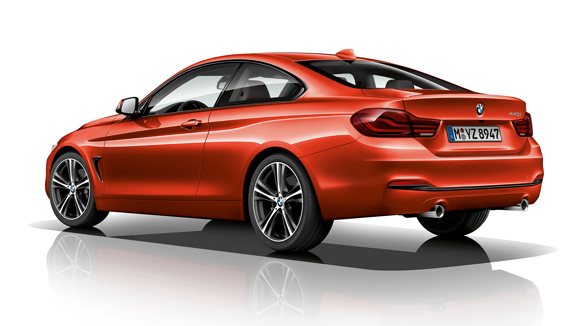 BMW řady 4 Coupé, tříčtvrteční pohled zezadu na model Sport Line BMW řady 4 Coupé, tříčtvrteční pohled zezadu na model Sport Line